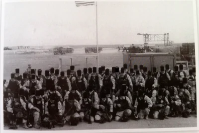 johann89 - 1st SFOD-D z SEALsami w Somalii, rok 93. Po prawej można poznać chesty SEL...