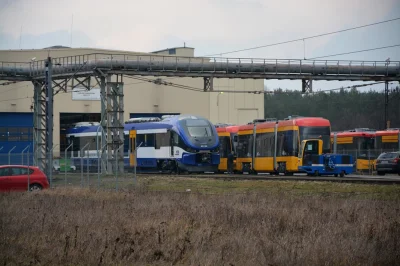 TrzodaChlewna - Z racji opóźnień w dostawach #tramwaje dla #krakow z fabryki #pesa w ...