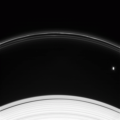 lycamob - #kosmos
Prometeusz (księżyc Saturna) zaburzający ruch pierścienia F.
