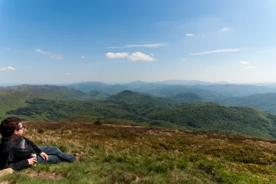 SprzedawcaBiblii - widok na #bieszczady ze szczytu Tarnicy,
taki relax to ja rozumie...