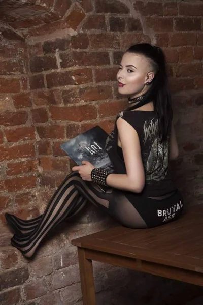 metalnewspl - Nasza czytelniczka Emilia pozdrawia. :)

#ladnapani #behemoth #brutal...