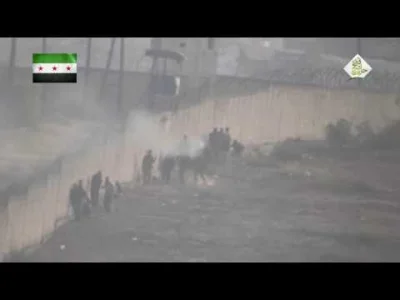 60groszyzawpis - Z dzisiaj. Słynny mur pod bazą artylerii...

#syria #bliskiwschod ...