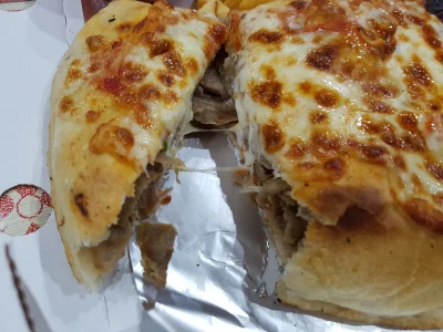 ZajetyJestLoginWybrany - Czy dostane gdzieś we #wroclaw pizza kebab calzone? 
Taką ż...