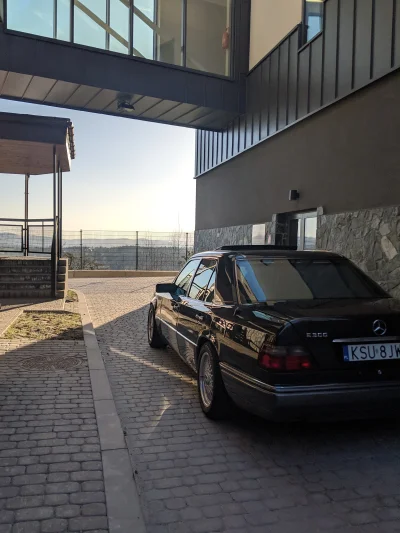 B.....e - Piękny dzień dziś był 乁(♥ ʖ̯♥)ㄏ



#mercedes #w124 #samochody #carboner...