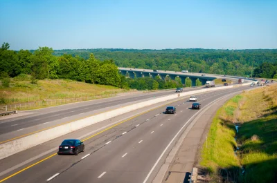 J.....n - Bądź K*lczykiem.
Wygraj przetarg na autostrade.
Zrób na niej dwa pasy (ty...