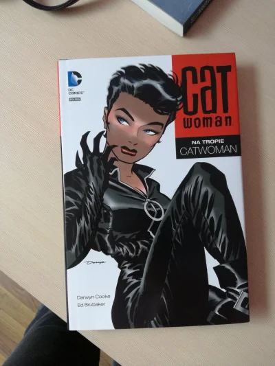 A.....e - Gdyby ktoś zastanawiał się nad zakupem 1 tomu Catwoman to polecam Wam go. 
...