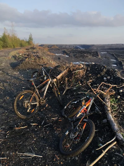 ZackOscielny - Byłem dzisiaj z ziomkami robić niepodległościowe #enduro No #!$%@? bło...