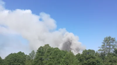 NieR - Obudziły mnie odgłosy samolotu, pomyślałem, że to jakiś wariat lata mi nisko n...