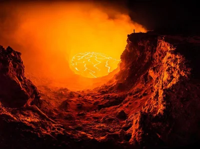 s.....w - Krater wulkanu Halemaumau (Kilauea) na Hawajach.
#ciekawostki #eartporn #ge...