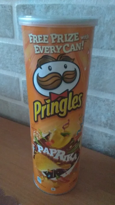 inkyr - Pierwszy raz w życiu próbuję Pringles i kurcze jakie to dobre jest
#pringles ...