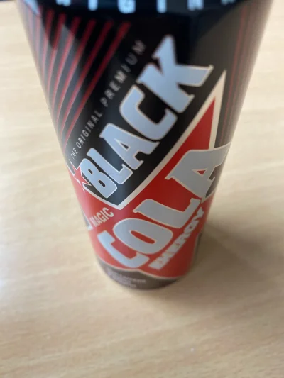 Brajanusz_hejterowy - Black Cola 

Ocena: 8/10

W smaku jak taka zwykła cola i w sumi...