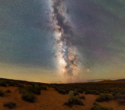 namrab - Droga Mleczna niedaleko Horseshoe Bend w Arizonie. Zielone "chmury" to tak z...