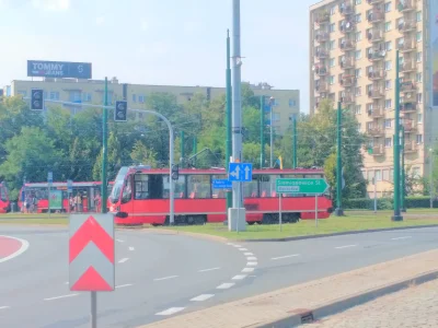 sylwke3100 - Jakby kogoś interesowało, tramwajowi linii 11 na rondzie w #katowice pol...