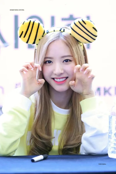 XKHYCCB2dX - #bona #wjsn 
#koreanka