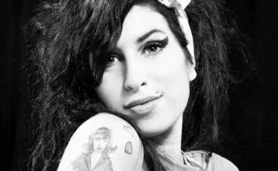 V.....a - To już 1309 dni od kiedy Amy Winehouse nie bierze narkotyków. Brawo Amy.
#...