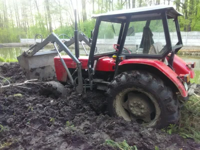 husky83 - Mówią, że im lepsza terenówka tym dalej trzeba iść po #traktor..

W tym p...