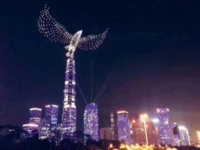 wykopek_44 - Zdjęcie z pokazu w Shenzhen wykonanego za pomocą dużej grupy #drony

SPO...