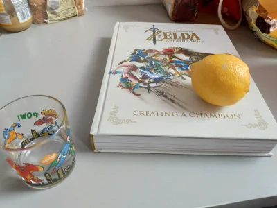 Reepo - Tego się nie spodziewałem. Ten artbook z Zeldy jest ogromny. Cytryna i szklan...