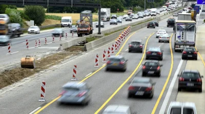 toma8 - Nie wiem dokładnie jak wygląda to przewężenie na A4, ale jeżdżac autostradami...