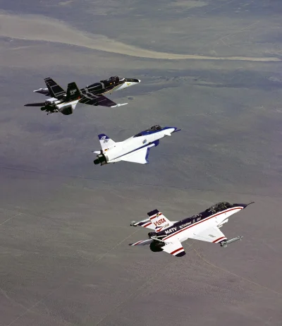 d.....4 - General Dynamics F-16 VISTA (dół), Rockwell-MBB X-31 (środek) oraz McDonnel...