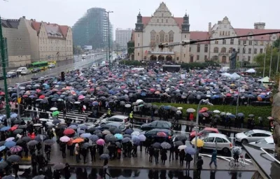 RYSZKRE8888 - @artpop 

A znalezisko o tym że tvn przeinaczył allah akbar na cos tam ...