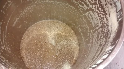 L.....w - Jest dobrze w #!$%@?, lecimy tutaj... 
30kg słodu, 110 litrów brzeczki 
#pi...