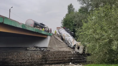 Adamerio - Rozpoczyna się przepompowywanie cieczy do nowej cysterny, po tym będzie pr...