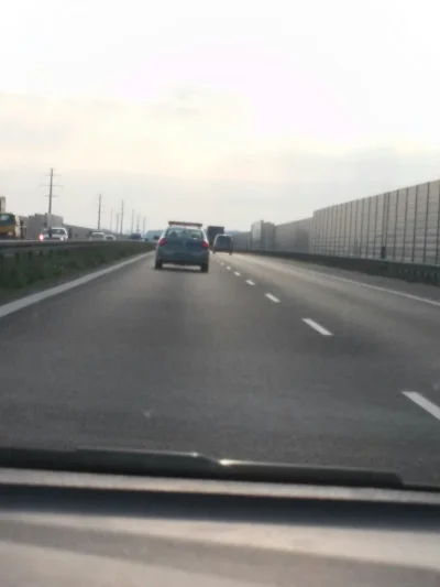 WolnyLogin123 - 10 plusów i jadę na zderzaku mrugając długimi. 
#a4 #autostrady #samo...