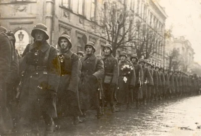 N.....h - Litewscy żołnierze w Wilnie.
#zdjeciazwojny #iiwojnaswiatowa #fotografia