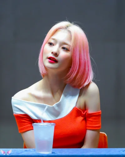 XKHYCCB2dX - #nagyung #fromis9
#koreanka