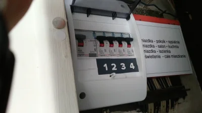 PIGMALION - #elektryka #upc

 Zakupilem mieszkanie i dzisiaj przyszedl instalator pod...