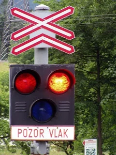 PacMac - A takie fajne mają tabliczki "Pozor vlak" :/