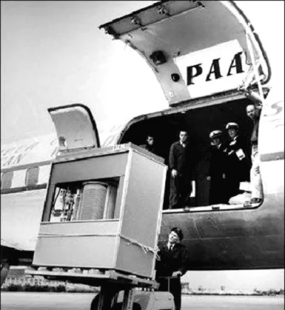 Valg - Dysk o "zawrotnej" pojemności 5MB ładowany do samolotu (na zdjęciu) - 1956 rok...