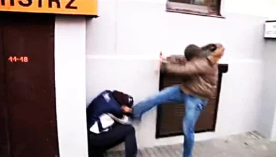 kratos34 - takie tam z 11 listopada 2011 policjant przebrany za demonstranta kopie pr...
