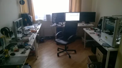 takumisan - Pokój do pracy i grania w grę.
Kiedyś był porządek( ͡° ʖ̯ ͡°) #pc #pcmas...