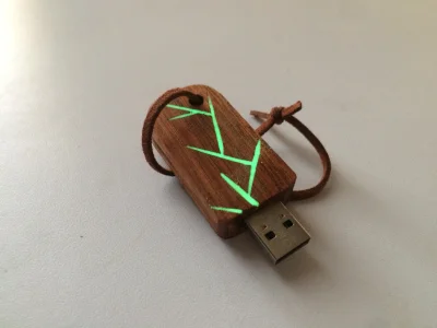 lumi_wood - Łapcie mireczki prototypowy pendrive
16GB, ekstremalnie powolny ale przy...