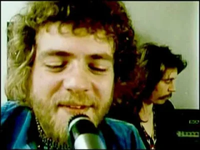 n.....r - Stealers Wheel - Stuck in the Middle with You

#70s #countryrock #rock #muz...