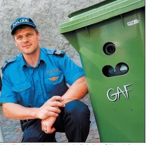 vikforvik - @Zydomasoneria: W Niemczech są pochowane fotoradary w śmietnikach i jest ...