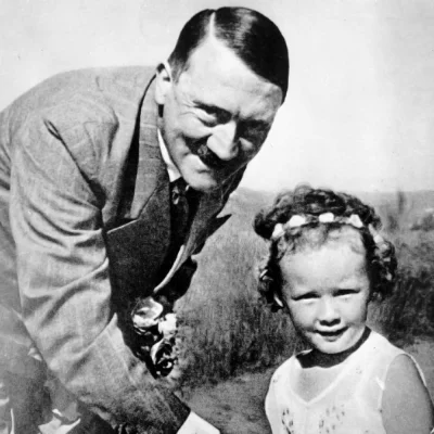 Obserwatorzramienia_ONZ - ''- Hitler był prawdziwym dżentelmenem, kobiety się nim fas...