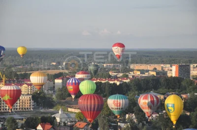 spere - @toxarz: 

Dlatego życie ludzi nie latających balonami jest smutne...