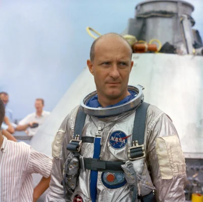 d.....4 - Thomas "Tom" Stafford, dowódca misji Apollo 10, uczestniczył w misjach Gemi...