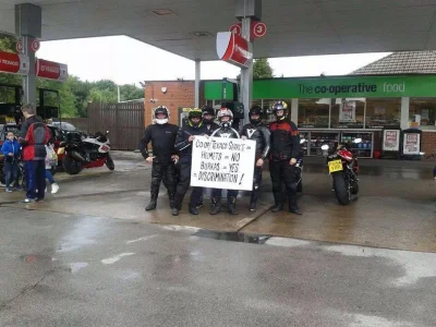 Jofiel - Haha, chłopaki w UK pojechali...

#motocyklisci #muslimcontent #dyskryminacj...