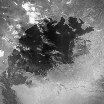 perdoo-pedro - Jezioro Aralskie (╯︵╰,)
Zdj z wiki jak wyglądało ono w 64'