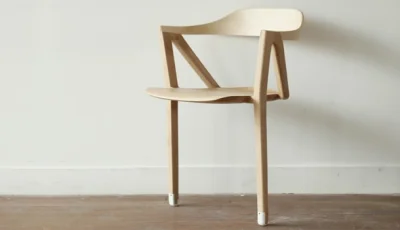 CoolHunters___PL - Krzesło na dwóch nogach zmuszające do balansowania ciałem
Brak ak...