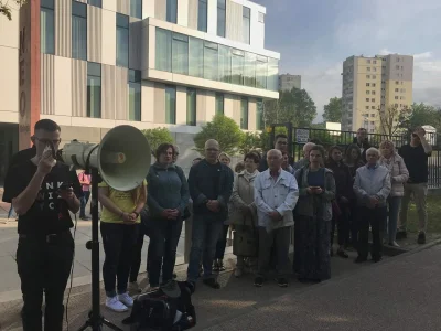 g.....i - Tłumy studentów na różańcu przeciw sodomozacji na uniwersytecie
Wodzirej w ...