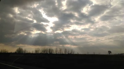 fotoraf - Słońce jest zaraz nad chmurami! Dowód na #plaskaziemia #scifun #pdk