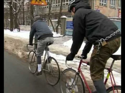 jarema87 - "Mój rower nie ma nic zbędnego.... nie ma hamulców.." Ostre koło to jednak...