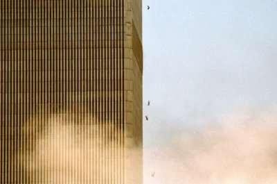 myrmekochoria - Zamachy w WTC, 11 września 2001 roku. Kilka fotografii skaczących lud...