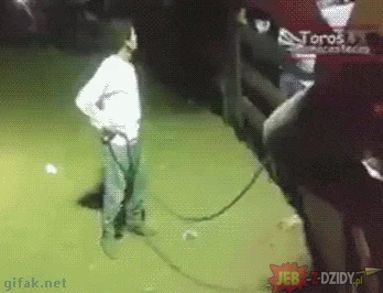 ZebrowatyJG - A tak wchodzę do mojej ulubionej knajpy (⌐ ͡■ ͜ʖ ͡■) 

#heheszki