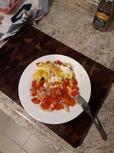 DellConagher - #gotujzwykopem #sniadanie #dieta #keto 

Papryka, cebula, boczek, a na...